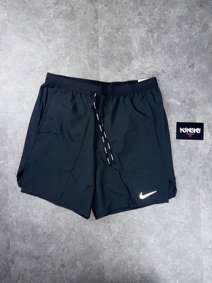 White Nike Miler & Black 7inch Flex Stride shorts