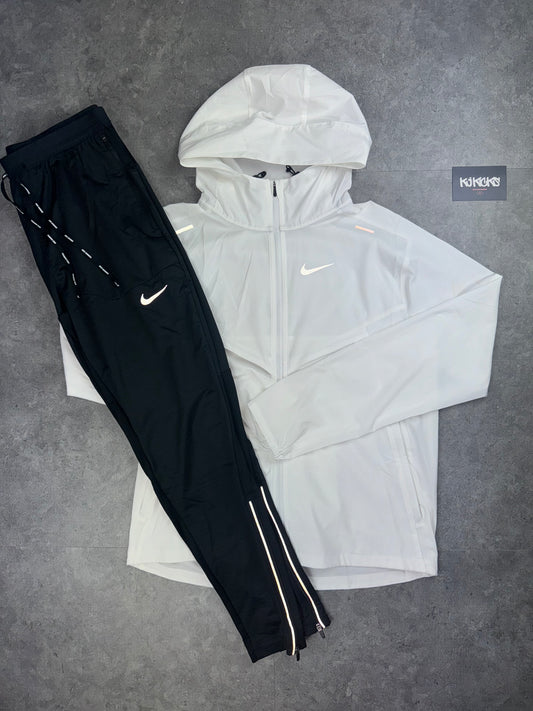 NIKE UV WINDBREAKER WHITE & NIKE PHENOM BOTTOMS BLACK SET